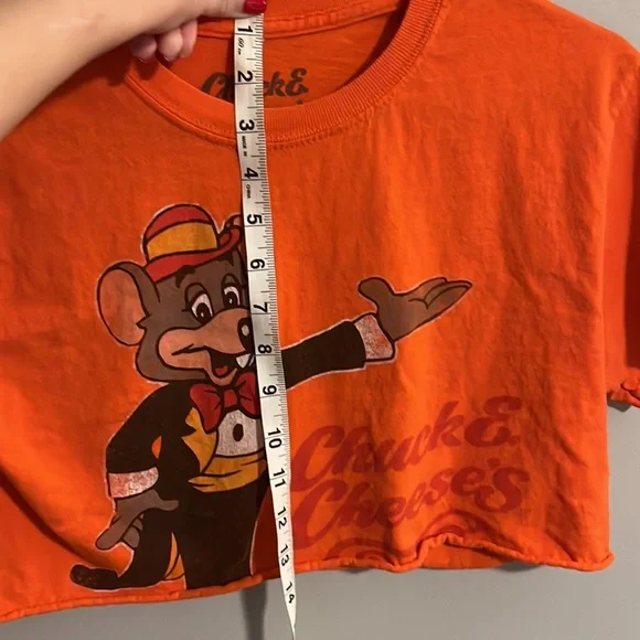 Vintage Chuck E. Cheese cropped tee, women's size small - Picture 5 of 6
